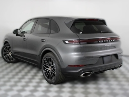 Porsche Cayenne Base AWD 2026