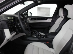 Porsche Cayenne Base AWD 2026