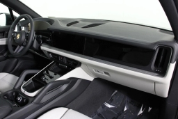 Porsche Cayenne Base AWD 2026