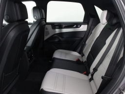 Porsche Cayenne Base AWD 2026