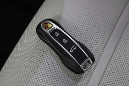 Porsche Cayenne Base AWD 2026