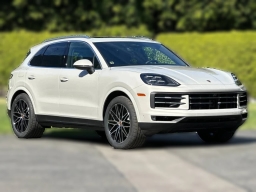 Porsche Cayenne Base AWD 2026