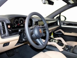 Porsche Cayenne Base AWD 2026