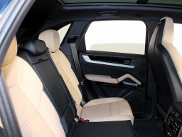 Porsche Cayenne Base AWD 2026