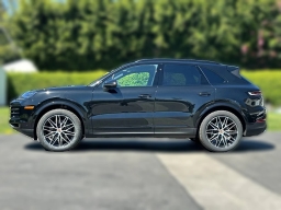 Porsche Cayenne Base AWD 2026