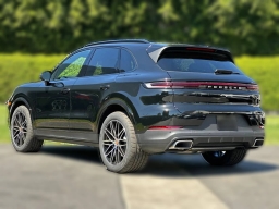 Porsche Cayenne Base AWD 2026