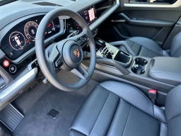 Porsche Cayenne Base AWD 2026