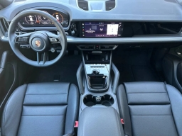 Porsche Cayenne Base AWD 2026