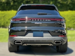 Porsche Cayenne Base AWD 2026