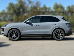 Porsche Cayenne Base AWD 2026