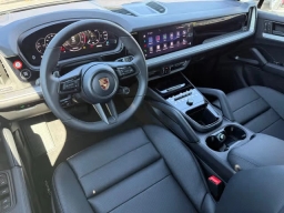 Porsche Cayenne Base AWD 2026