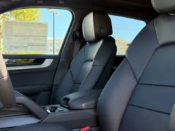 Porsche Cayenne Base AWD 2026