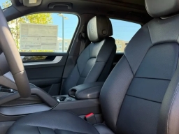 Porsche Cayenne Base AWD 2026