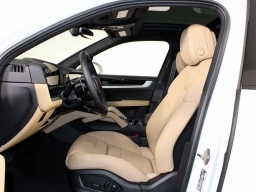 Porsche Cayenne Base AWD 2026