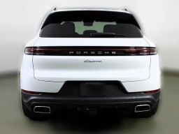 Porsche Cayenne Base AWD 2026