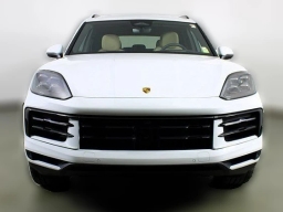 Porsche Cayenne Base AWD 2026