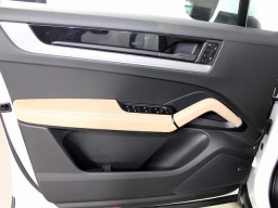 Porsche Cayenne Base AWD 2026