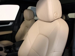 Porsche Cayenne Base AWD 2026