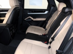 Porsche Cayenne Base AWD 2026