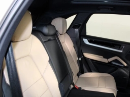 Porsche Cayenne Base AWD 2026