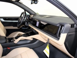 Porsche Cayenne Base AWD 2026