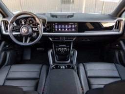 Porsche Cayenne Base AWD 2026