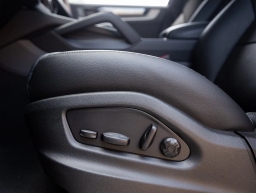 Porsche Cayenne Base AWD 2026