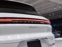 Porsche Cayenne Base AWD 2026