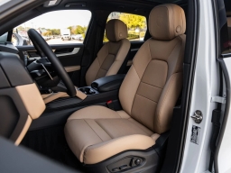 Porsche Cayenne Base AWD 2026