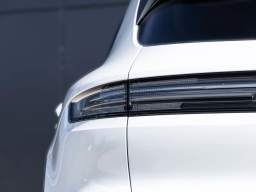 Porsche Cayenne Base AWD 2026