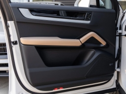 Porsche Cayenne Base AWD 2026