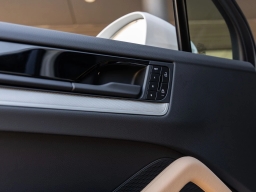 Porsche Cayenne Base AWD 2026