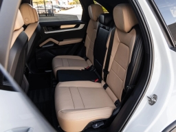 Porsche Cayenne Base AWD 2026