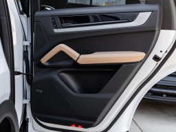 Porsche Cayenne Base AWD 2026