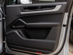 Porsche Cayenne Base AWD 2026