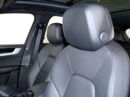 Porsche Cayenne Base AWD 2026