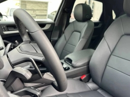 Porsche Cayenne Base AWD 2026