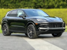 Porsche Cayenne Base AWD 2026