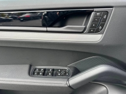 Porsche Cayenne Base AWD 2026