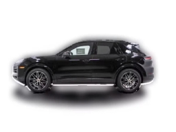 Porsche Cayenne Base AWD 2026
