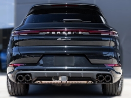 Porsche Cayenne Base AWD 2026