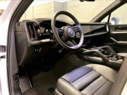 Porsche Cayenne Base AWD 2026