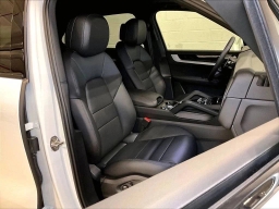 Porsche Cayenne Base AWD 2026