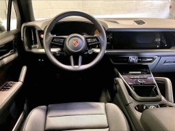 Porsche Cayenne Base AWD 2026