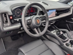 Porsche Cayenne Base AWD 2026