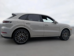 Porsche Cayenne Base AWD 2026
