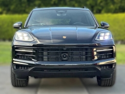 Porsche Cayenne Base AWD 2026