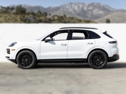 Porsche Cayenne Base AWD 2026