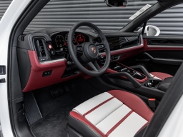 Porsche Cayenne Base AWD 2026