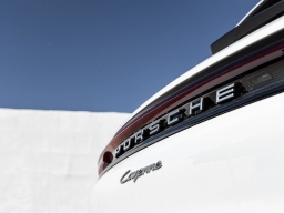 Porsche Cayenne Base AWD 2026